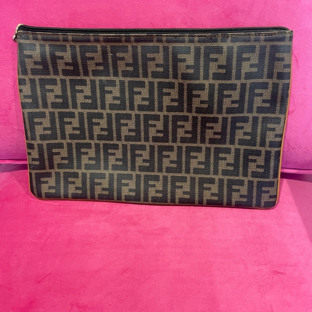 Fendi Logo Flat Baguette Pouch - Picture 2 of 4